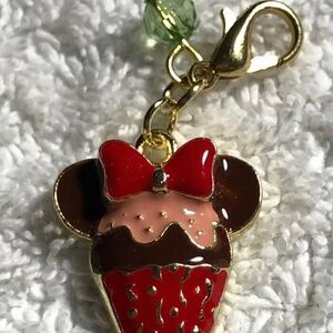 Disney Parks Charmed In The Park -Minnie Mouse Icon Cupcake Charm